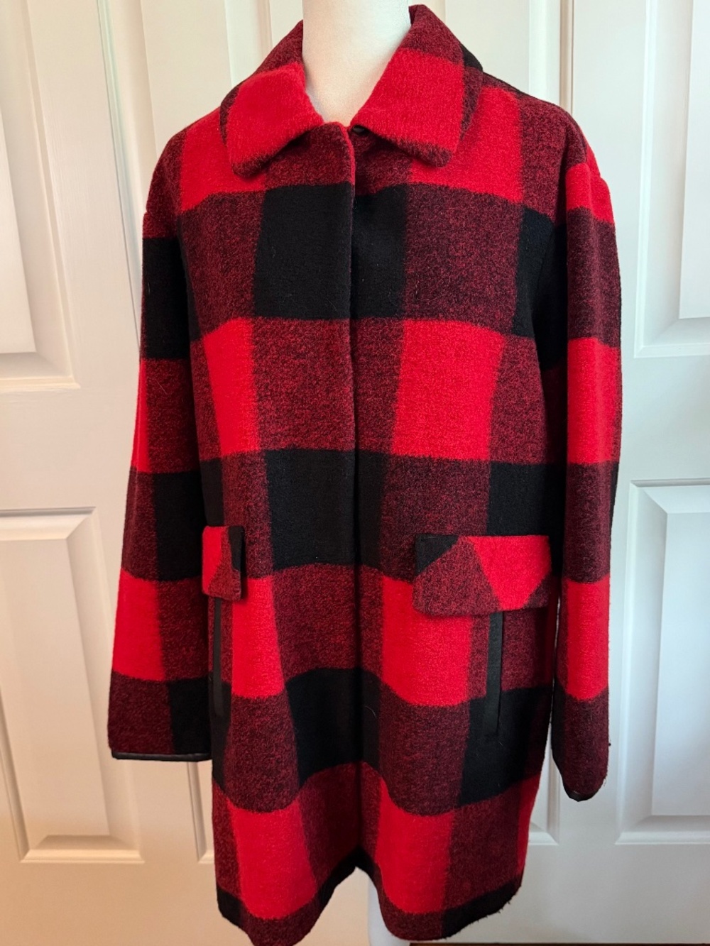 Pendleton Classic Woman's Barn Coat Red/Black plaid XL Wool blend snap closure